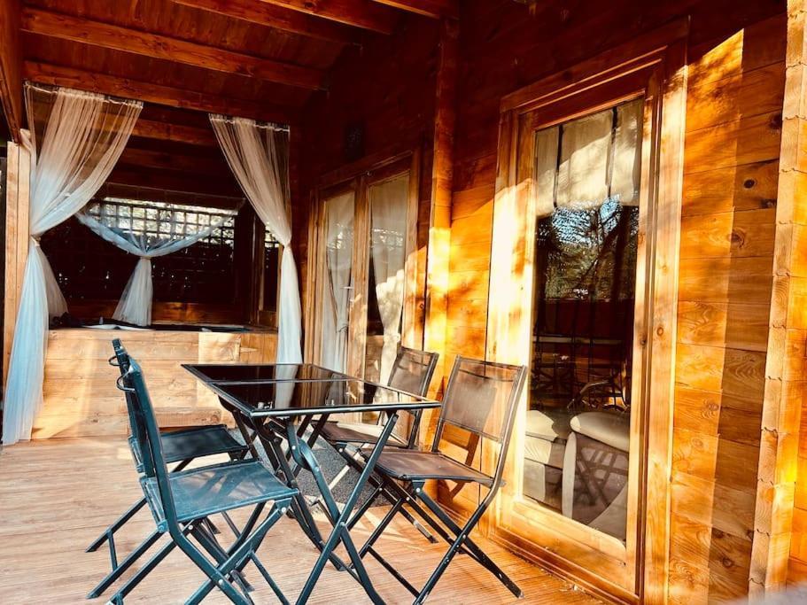 Chalet Bois Jacuzzi Bessan Luaran gambar